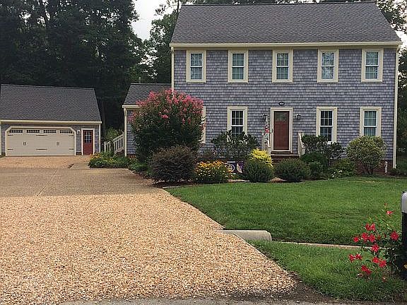 2nd image of 404 Gaines Way
