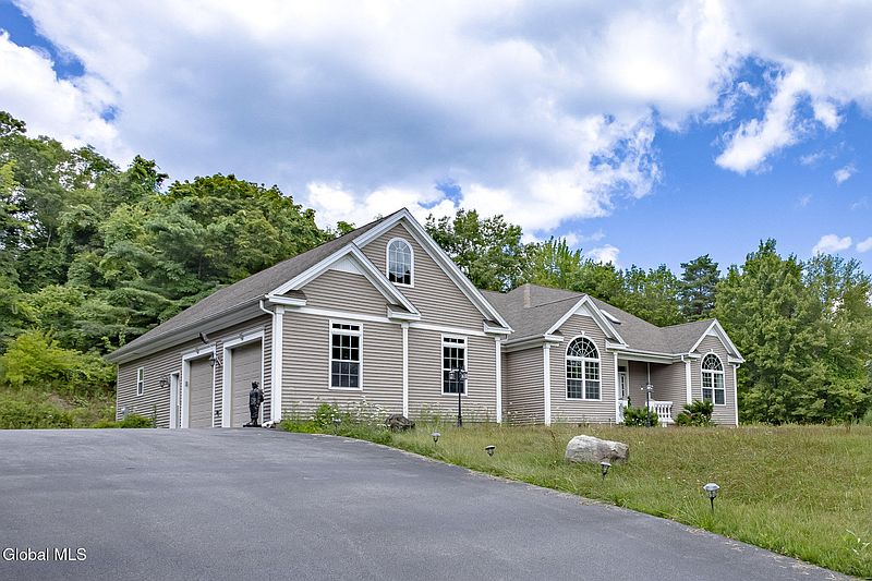 4th image of 534 Ridge Road
