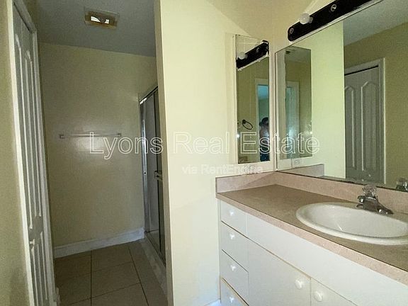 5th image of 4939 Leonard Blvd S