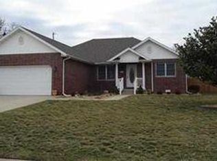 1941 Magnolia Dr, Lebanon, MO 65536