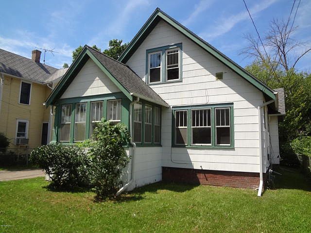 1st image of 23 McKinley Ave N