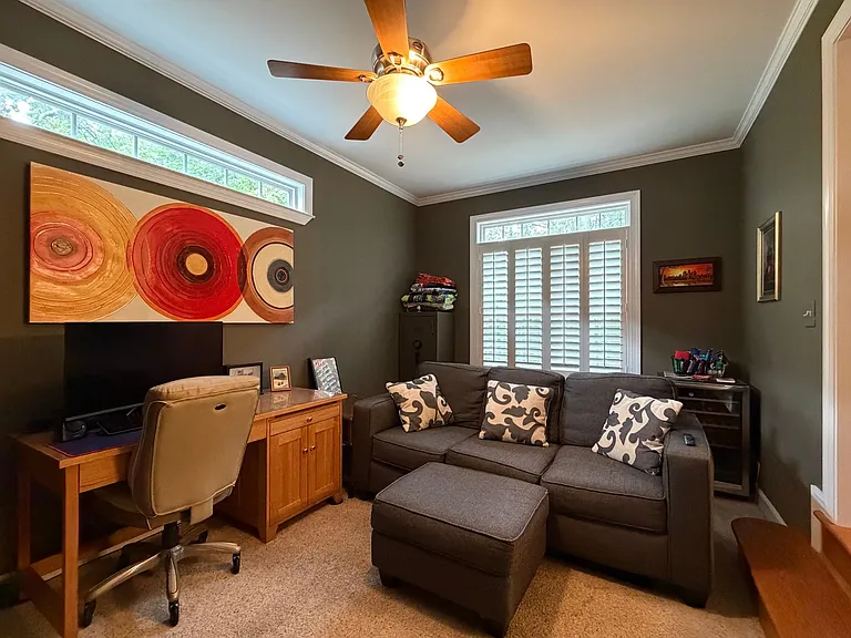 35 Woodbury Ln — Photo 8