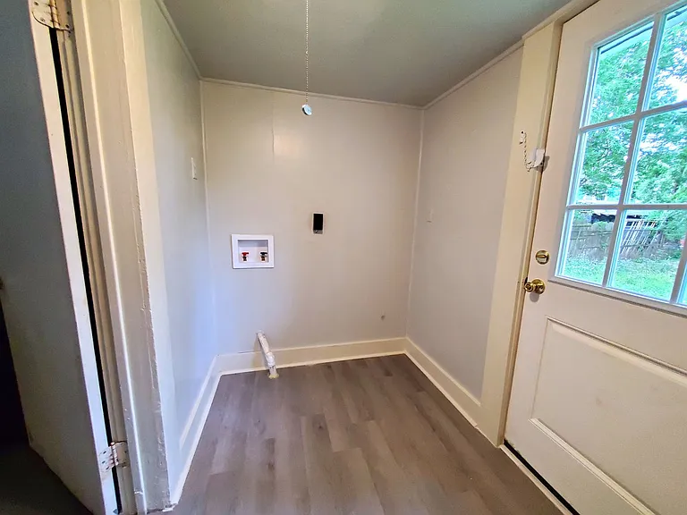 4358 Kenneth Ave — Photo 9