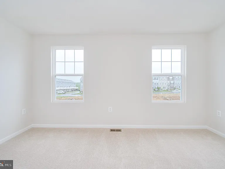 82 Coolidge Ave — Photo 23
