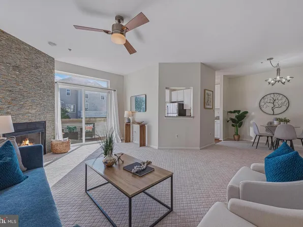 20432 Cool Fern Sq, Ashburn, VA 20147