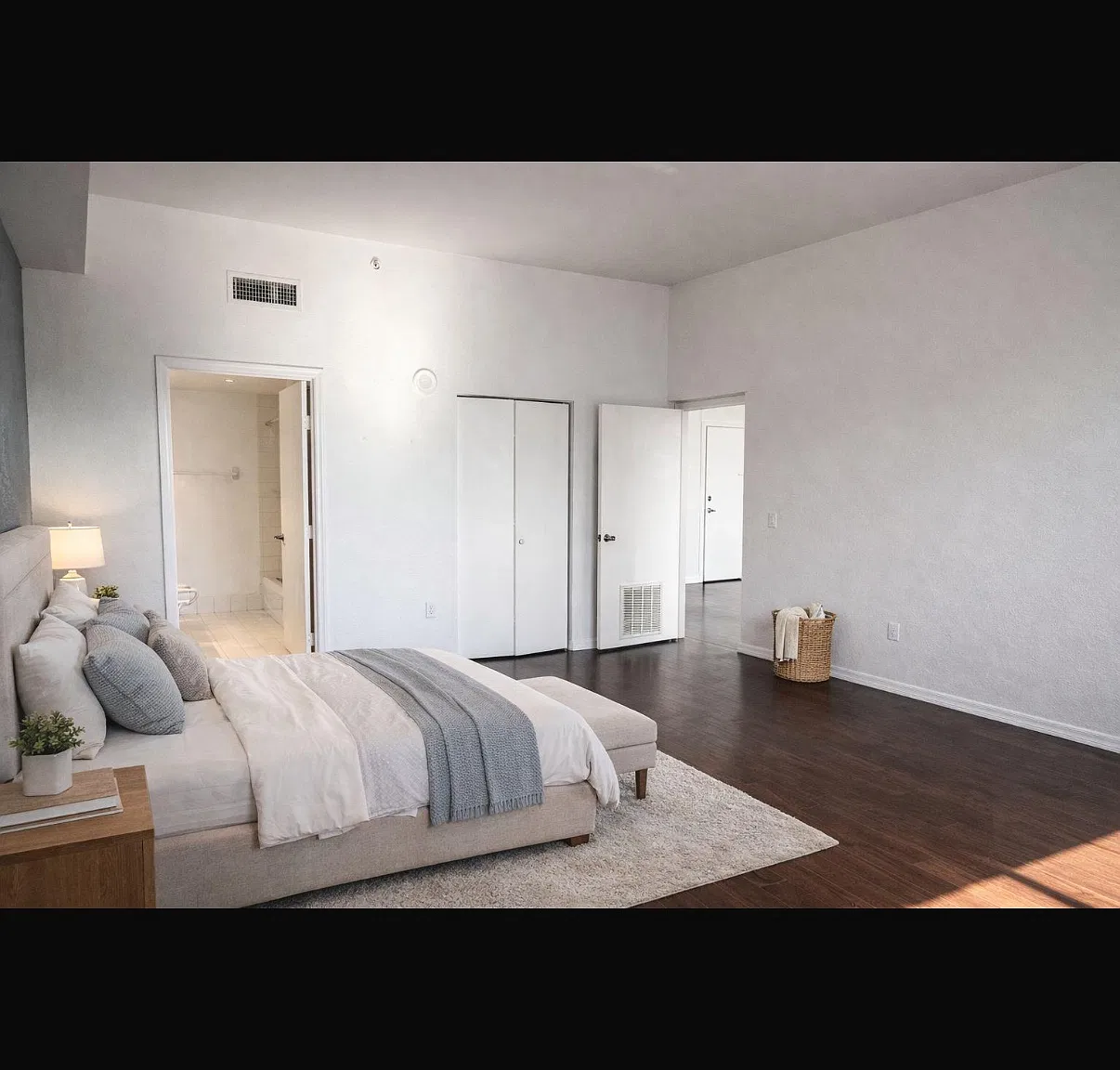 2 bed, 984 sqft, $2,900 — Photo 3