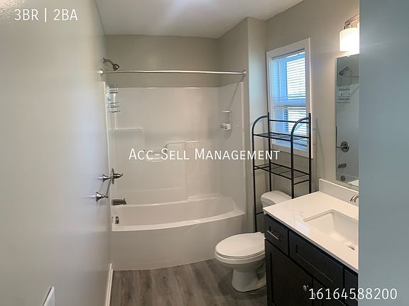 3rd image of 227 Dale St NE Uppr 2