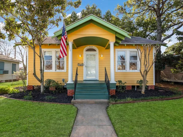 4823 Fannin Dr, Galveston, TX 77551