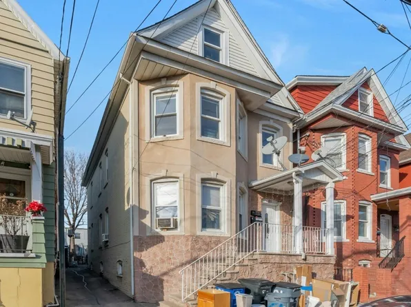 61 Florida St, Elizabeth City, NJ 07206