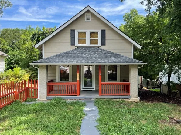 9306 E 9th St S, Independence, MO 64053