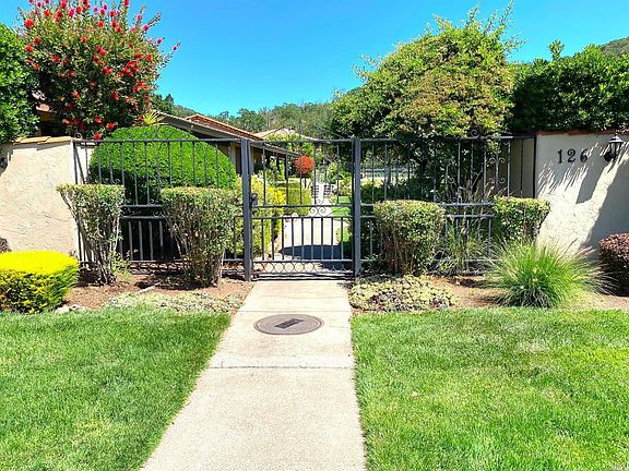 3rd image of 126 Blue Wing Drive