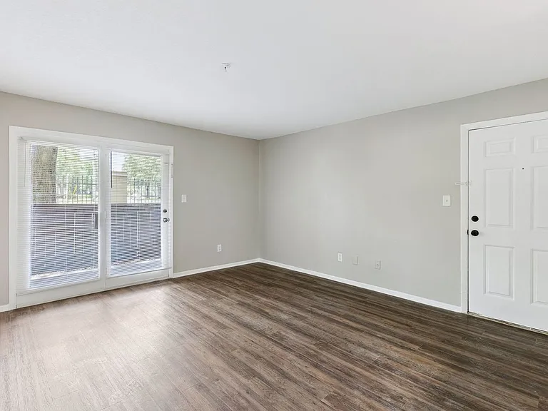 236 Afton Sq #104 — Photo 3