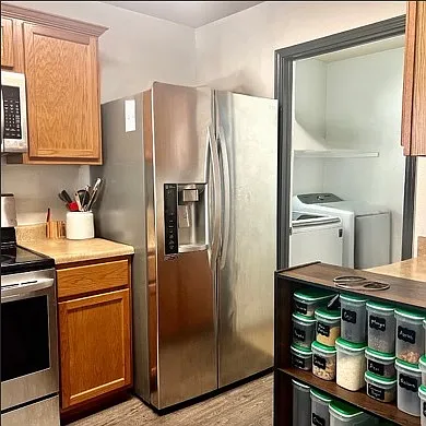 3 bed, 1296 sqft, $2,999 — Photo 4