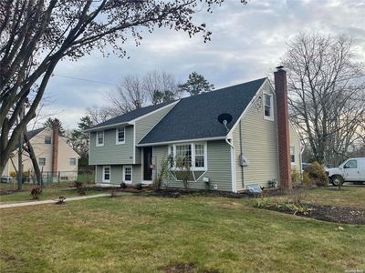 40 Candlewood Road, Bay Shore, NY, 11706