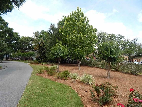 3rd image of 3400 Wimbledon Dr APT 18