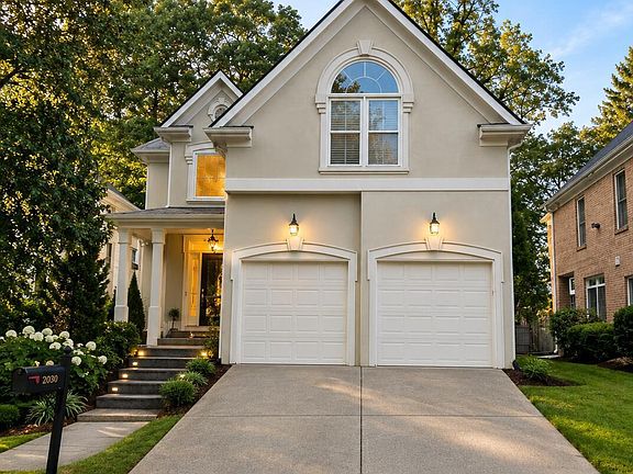 2nd image of 2030 Lenox Cove Cir