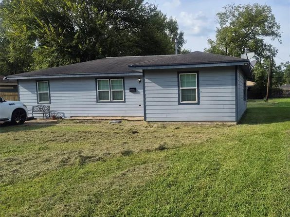 7350 Scotts Dr, Beaumont, TX 77708