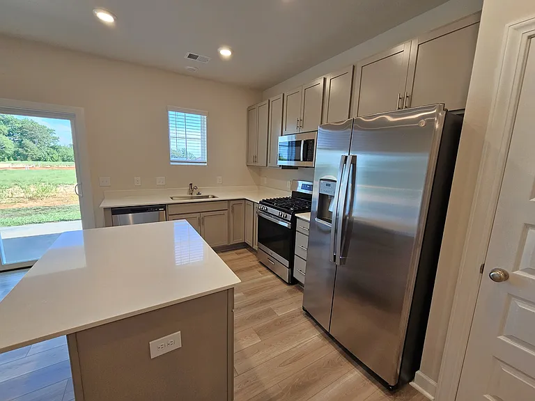 1522 Yellowwood Ct — Photo 9