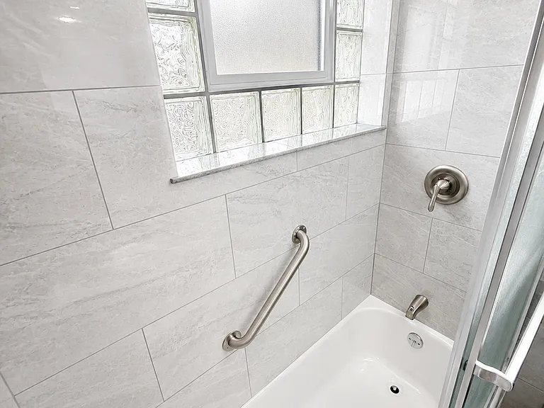 7043 S East End Ave #2A — Photo 22