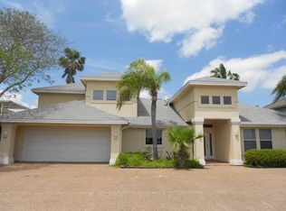 35 Curlew Dr, Rockport, TX 78382