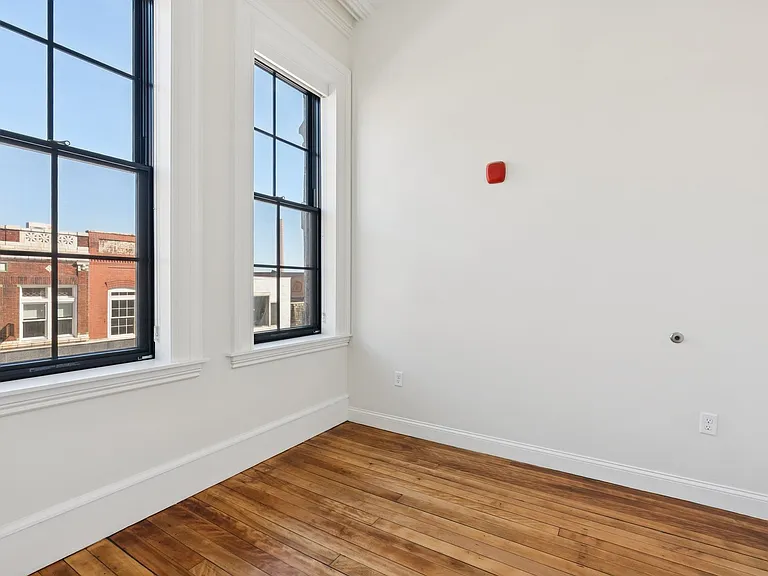 129 Main St — Photo 13