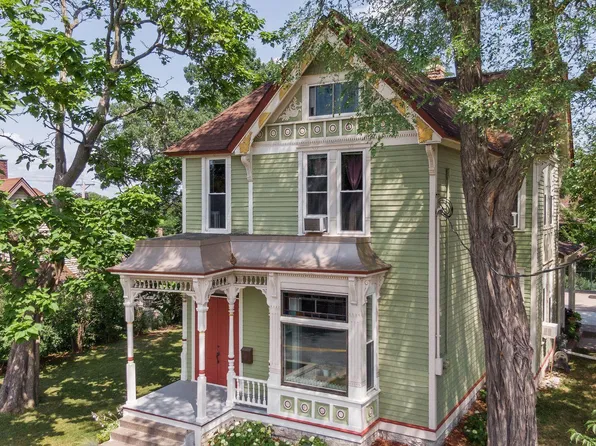 634 Arcade St, Saint Paul, MN 55106