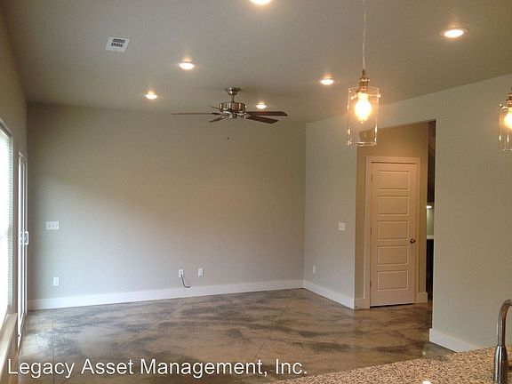 4th image of 2734 W Wildwood Dr