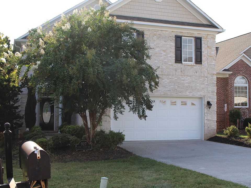 1st image of 927 Gothic Manor Way