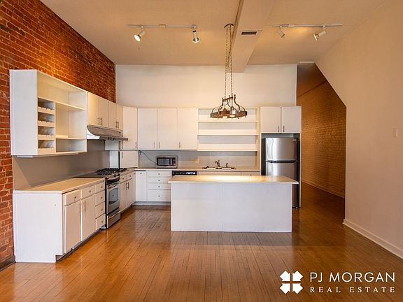 5th image of 1110 Douglas St APT 201