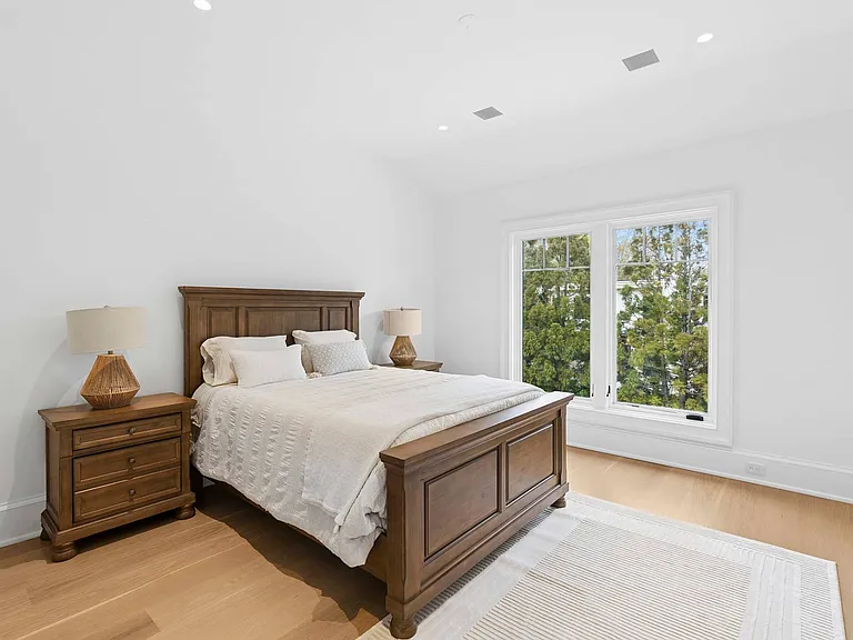 25 Fresh Pond Rd — Photo 18