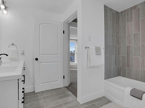5th image of 41 E Columbus St