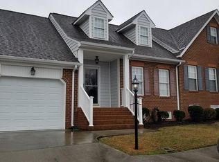 102 Creff Ln, Colonial Heights, VA 23834