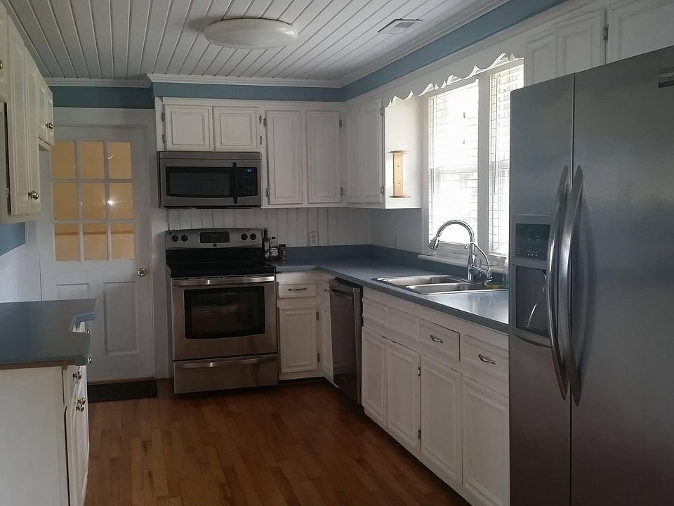 2nd image of 240 Colonial Beach Rd Lot Cur240