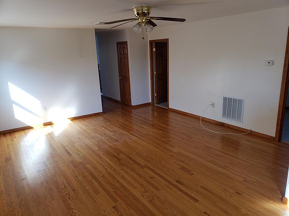 2nd image of 1 Willow Ave Floor 2
