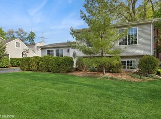 822 Foster Ave, Lake Bluff, IL 60044