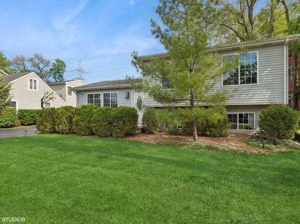 822 Foster Ave, Lake Bluff, IL 60044