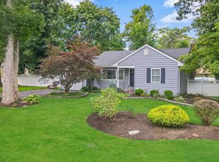 285 5th St, Saint James, NY 11780
