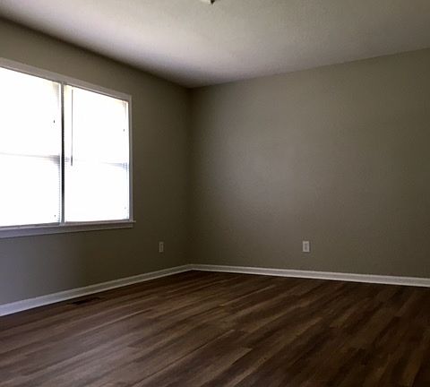2nd image of 1729 Molly Dr