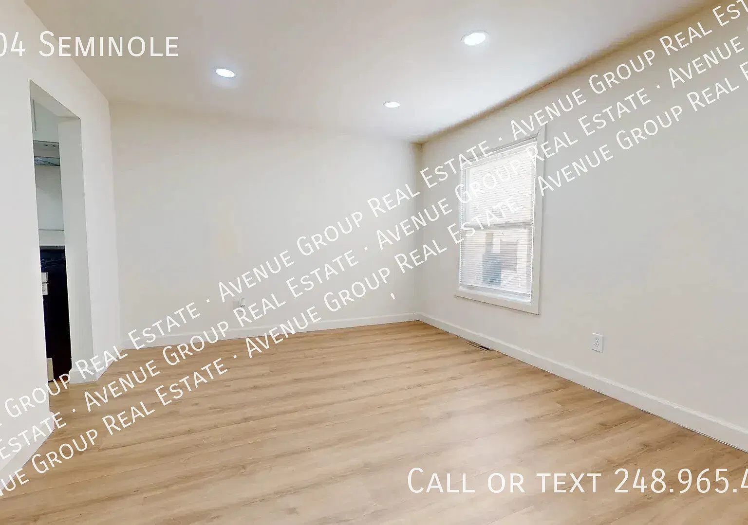 Renovated 3-bed, 1-bath bungalow for rent in Redford — Photo 4