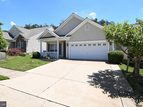 4th image of 191 Smithfield Way