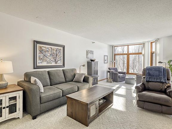 4th image of 500 County Road B Rd W #202