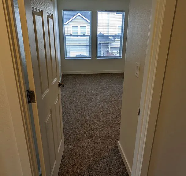 Halsey East Townhomes — Photo 156