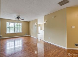 19 Guisborough Way NE, Edison, NJ 08820