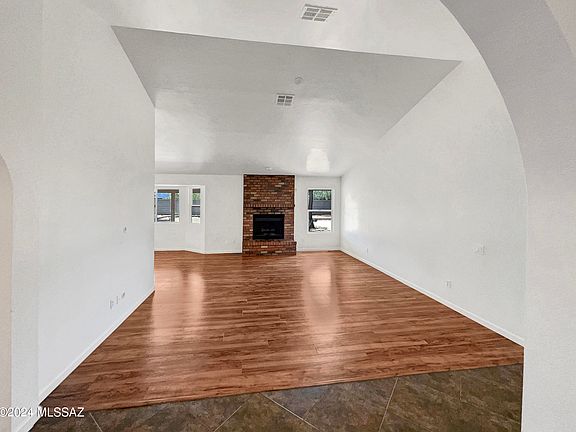 3rd image of 4051 W Keeler St