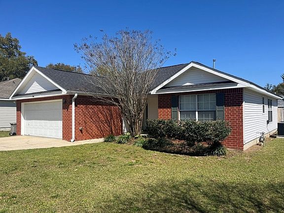2nd image of 704 Thornwood Pl