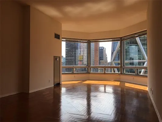 Rented by RELO REDAC INC. | media 11