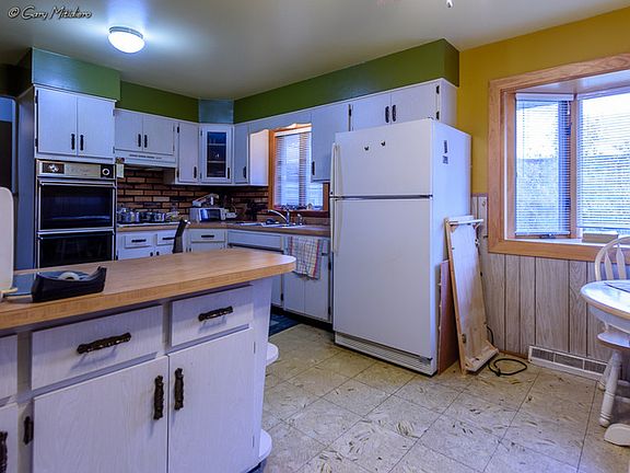 4th image of 11316 S Nagle Ave