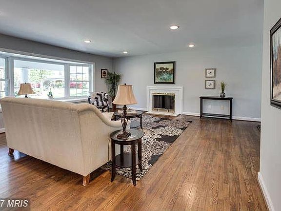 4th image of 9127 Hurst Ct