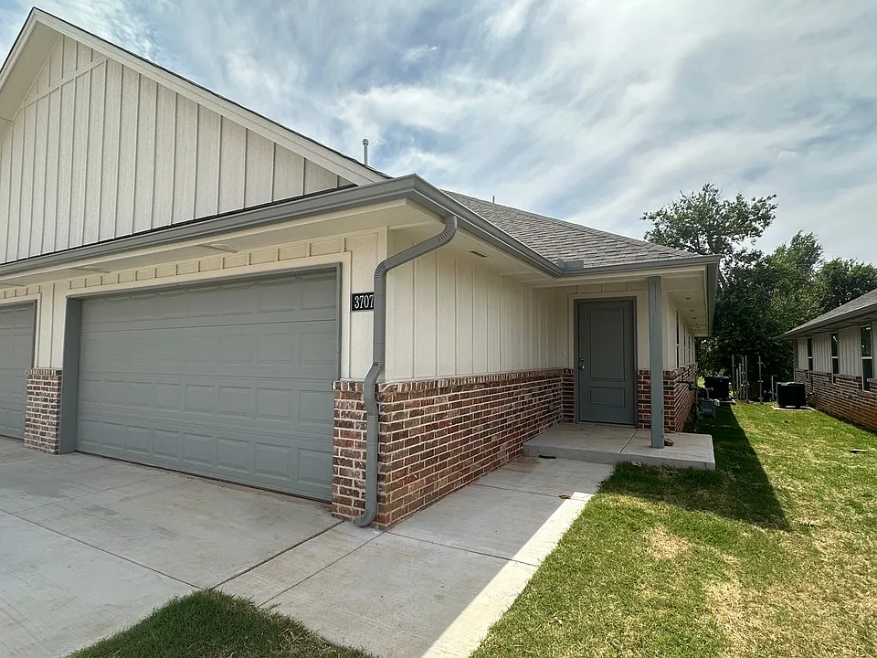 3702 Franks Way