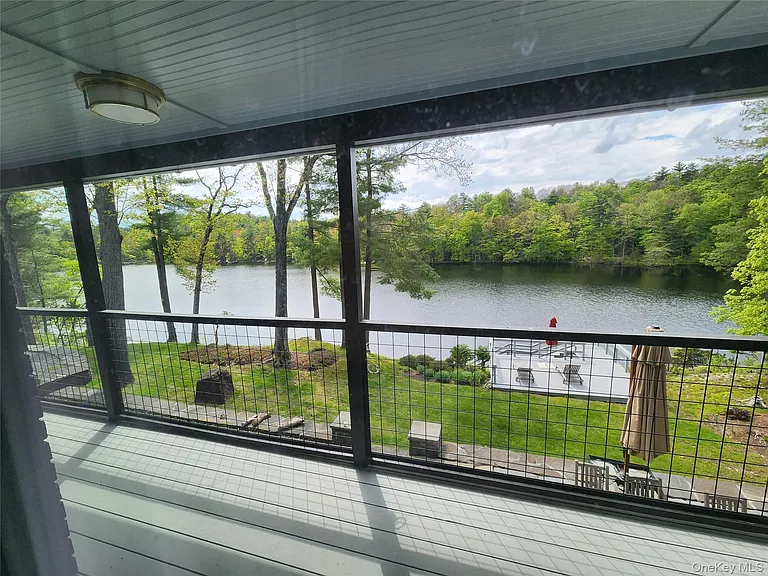 53 Lake Pleasant Dr — Photo 36